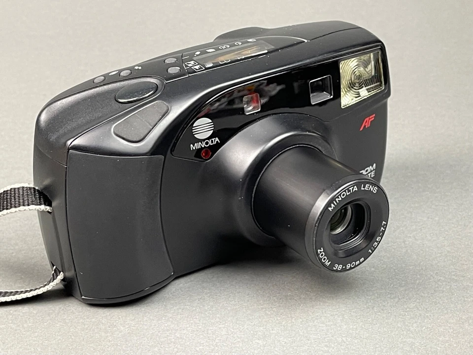 Minolta Freedom Zoom Date 9T Point and Shoot Film Camera w/ Bag & Film - Image 2 of 4