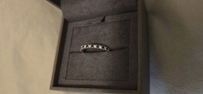 Vera Wang Ring 18 kt Weißgold 0,12 kt Diamant & Saphir Größe J UVP 1500 £