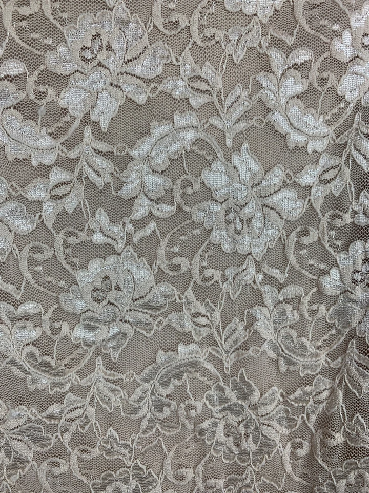 Top sin mangas de encaje beige Rampage para mujer M Foto 3 de 4