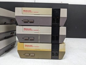 Lot of Nintendo Entertainment System NES Consoles (For Parts/Repair)