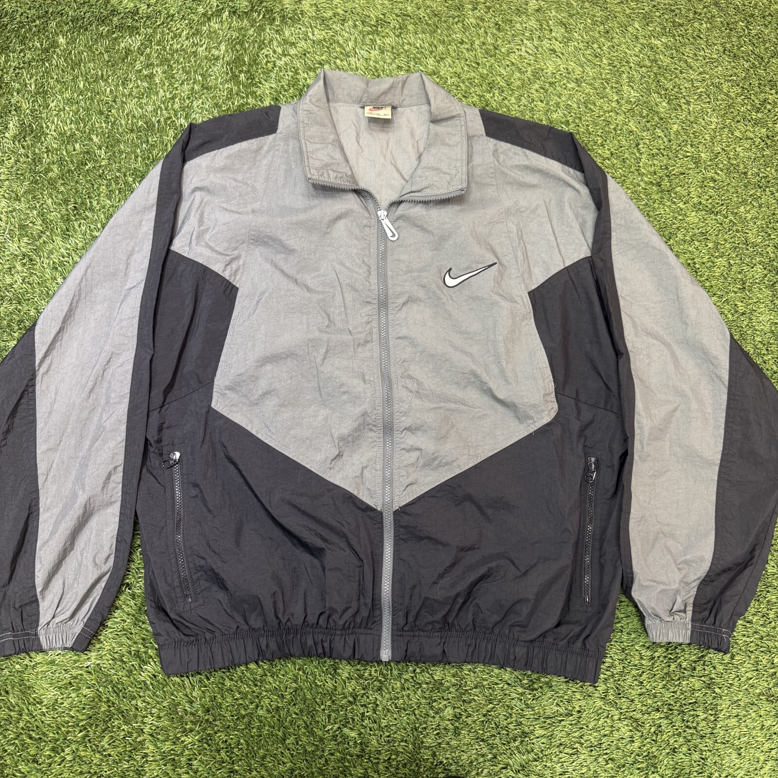 SACAI X NIKE Nike Giacca a vento vintage nera e grigia XL