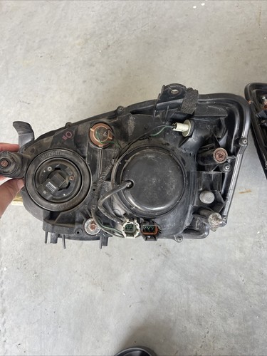 2004-2005 Subaru WRX GD Headlights Lights Lamps OEM #501207 - Picture 2 of 3