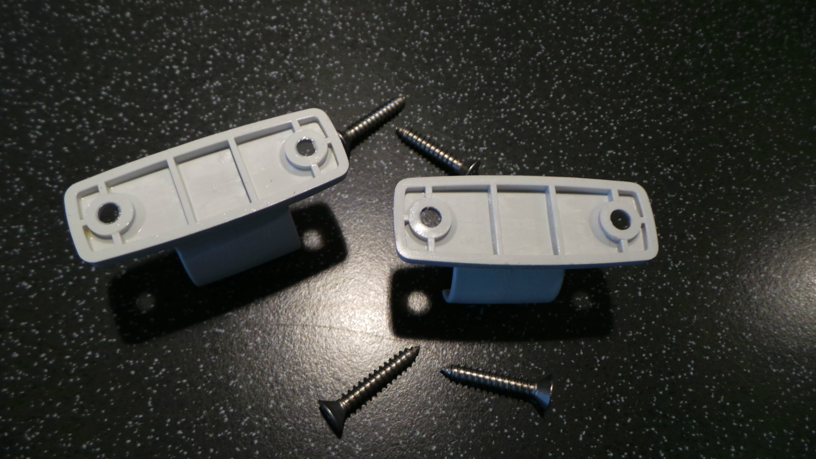 GENUINE OMNISTOR/THULE AWNING CRANK HANDLE STORAGE CLIPS X2 PART NO