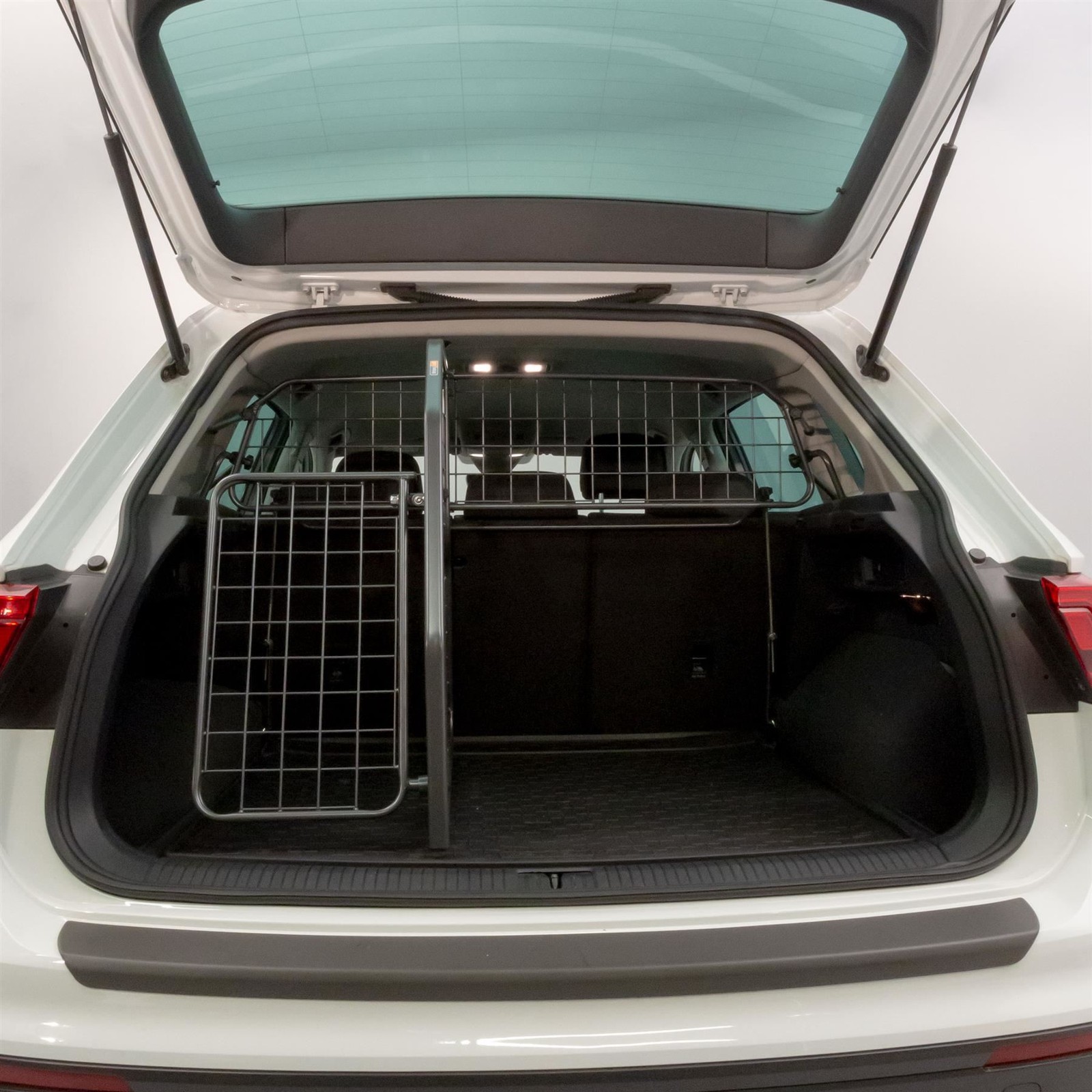 TRAVALL DOG GUARD, DIVIDER & TAILGATE 60/40 BUNDLE - FORD FOCUS ESTATE 2018-