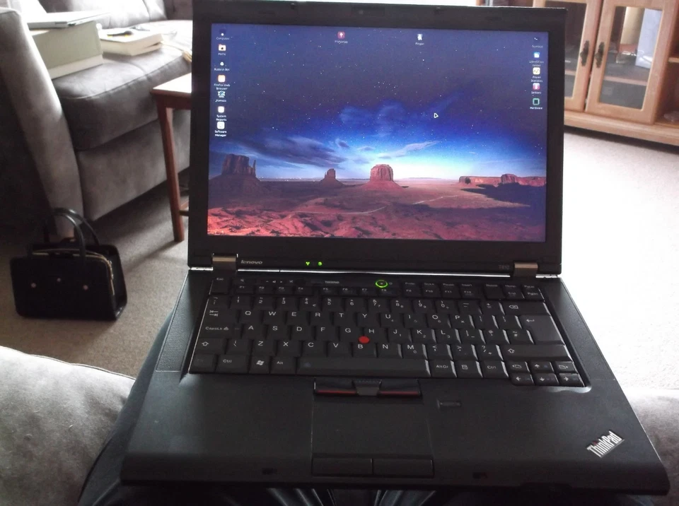 Thinkpad T410 Laptop 2.53 GHz i5 Core 2 Duo 3GB RAM 128GB SSD - Linux Mint!! - Image 3 of 4