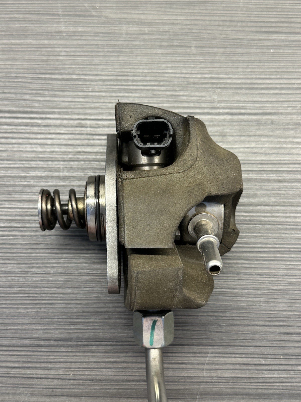 Maserati Ghibli 2013 Fuel pump P/N DR0123243C