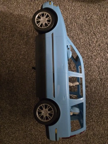 RARE 2003 Mattel Barbie   Happy Family Volvo V70 Wagon Baby Blue Car