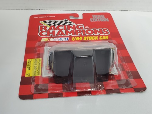 RACING CHAMPIONS RUSTY WALLACE PENSKE #2 CHROME CHASE CAR 1/64 1996 EDITION - Picture 7 of 11