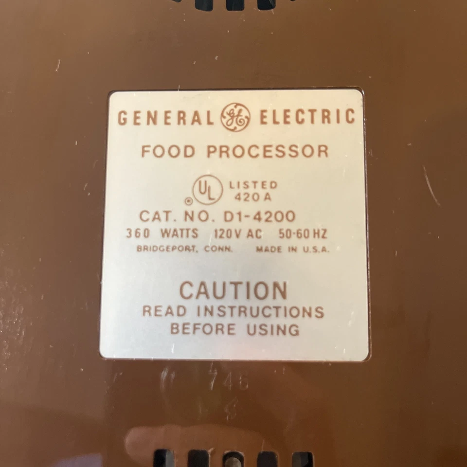 VTG GE D1-4200 Food Processor Replacement Motor Only No Rubber Plugs On Base - Image 4 of 4