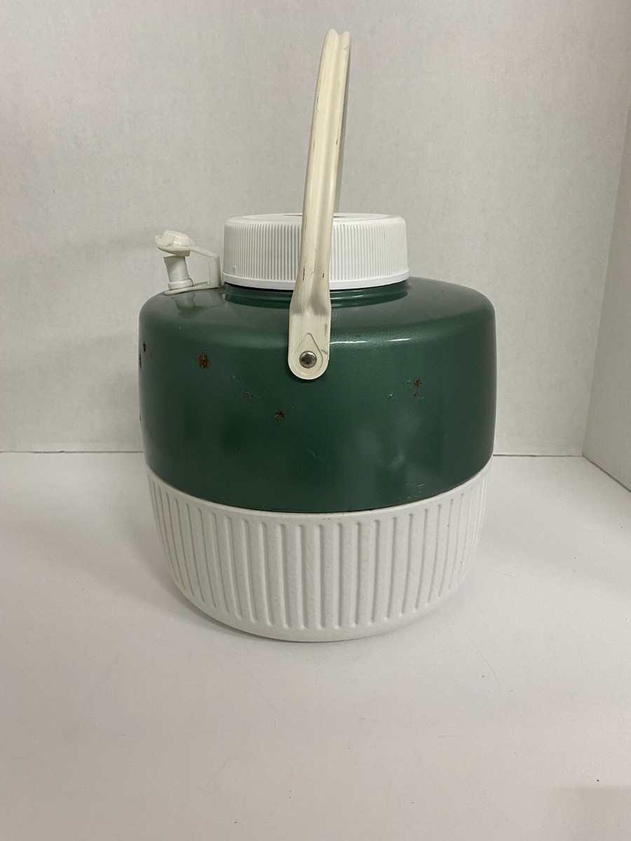 Vintage Coleman Thermos Jug 1 Gallon Capacity With Cup/Lid Vintage Coleman Thermos Jug 1 Gallon Capacity With Cup/Lid