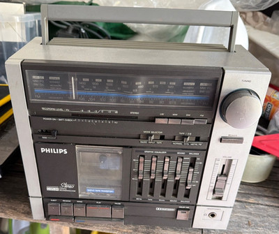 A vintage Philips D8534 Stereo Compo Soundmachine 'Ghetto Blaster' with detachable speakers in full A vintage Philips D8534 Stereo Compo Soundmachine 'Ghetto Blaster' with detachable speakers in full