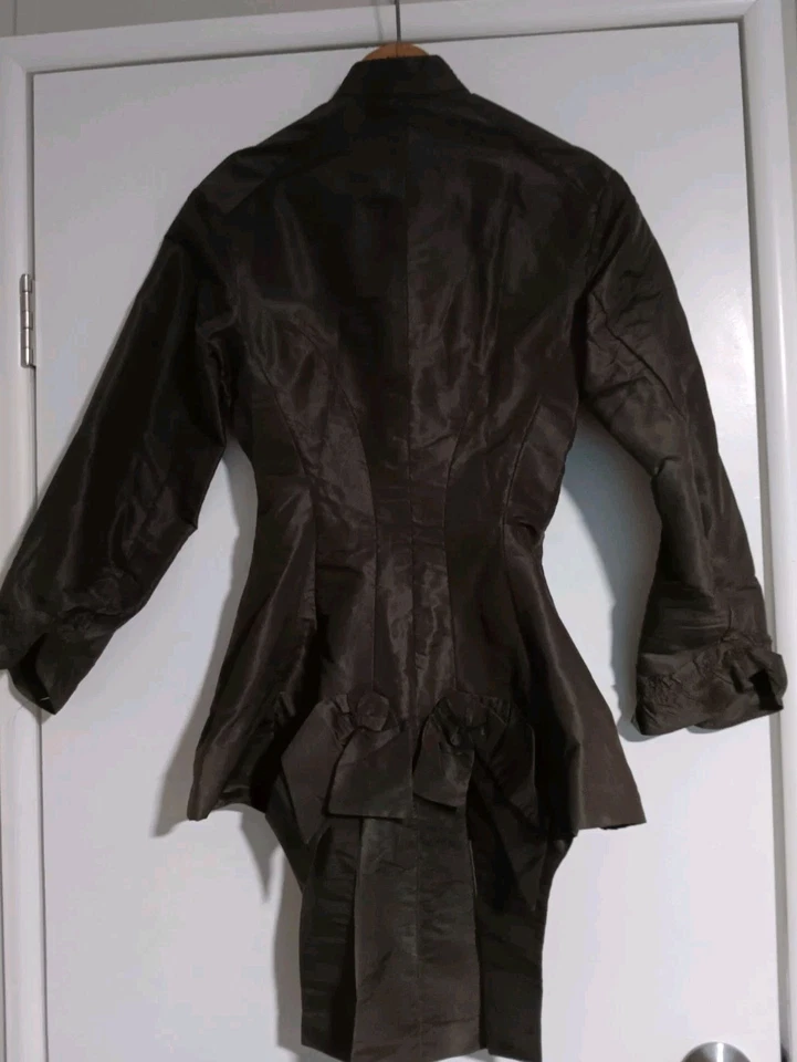 Victorian 1898 Brown Velvet Bustle Jacket w/ Basque Bodice Ruffled Cuffs Belgian - Image 2 of 4