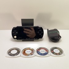 Console Sony Playstation Portable PSP 1004 FAT + 4 Giochi e Caricatore