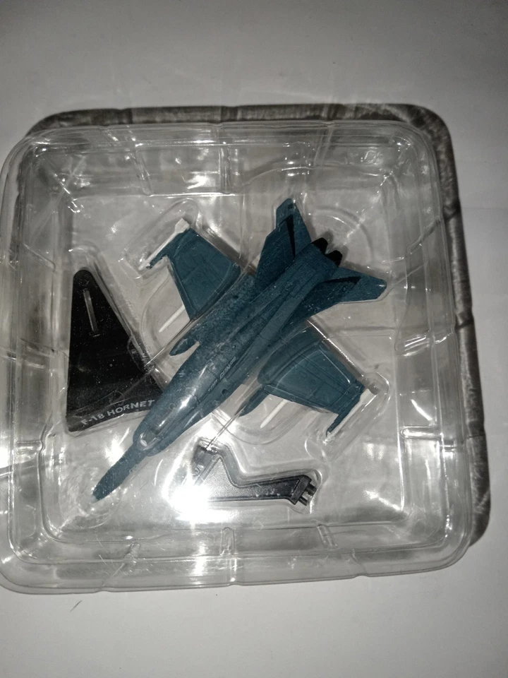 F-18 HORNET AEREI MILITARI DEL PRADO IN SCALA 1/135 AEREO MODELLINO GUERRA WAR - Immagine 3 di 4