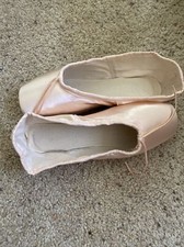 Suffolk Pointe Shoes - Captivate Size 6 1/2 A