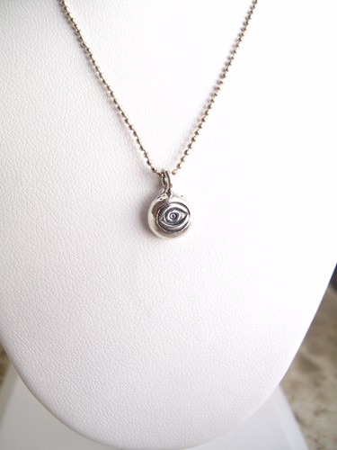Collar colgante de plata esterlina 925 pequeño mal de ojo judío hamsa suerte - Imagen 3 de 4