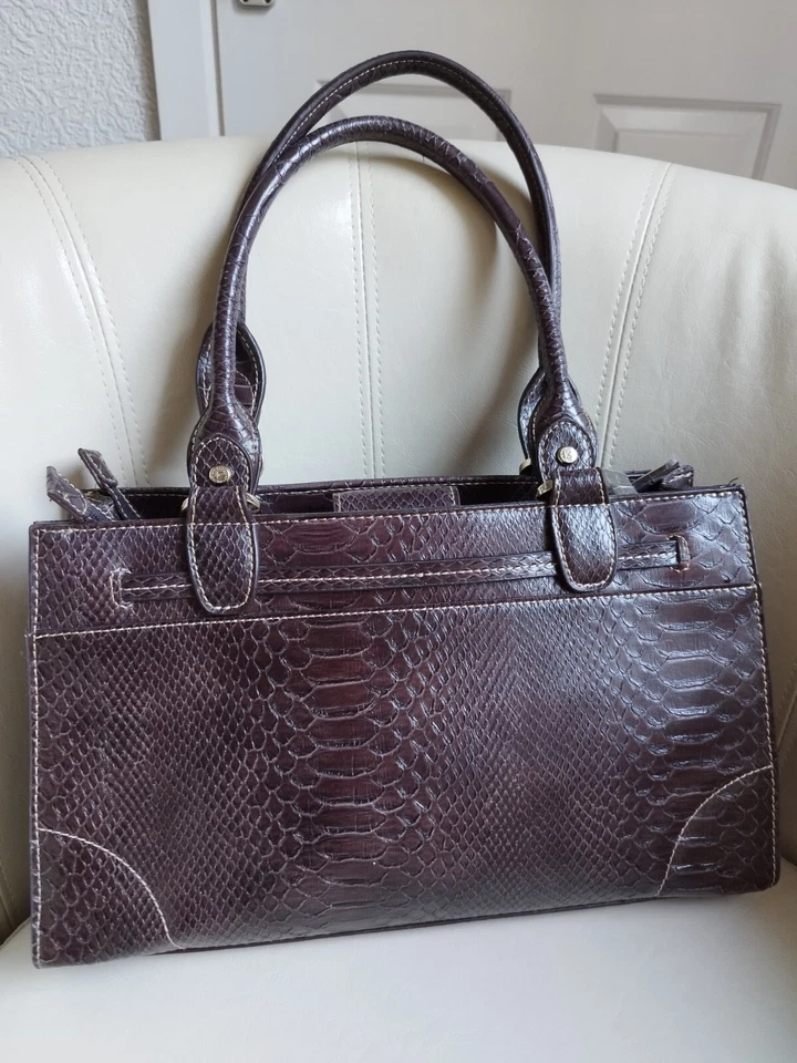 LIZ CLAIBORNE designer dark purple croc. pattern Polyvinyl women's handbag/shoul - Image 4 of 4