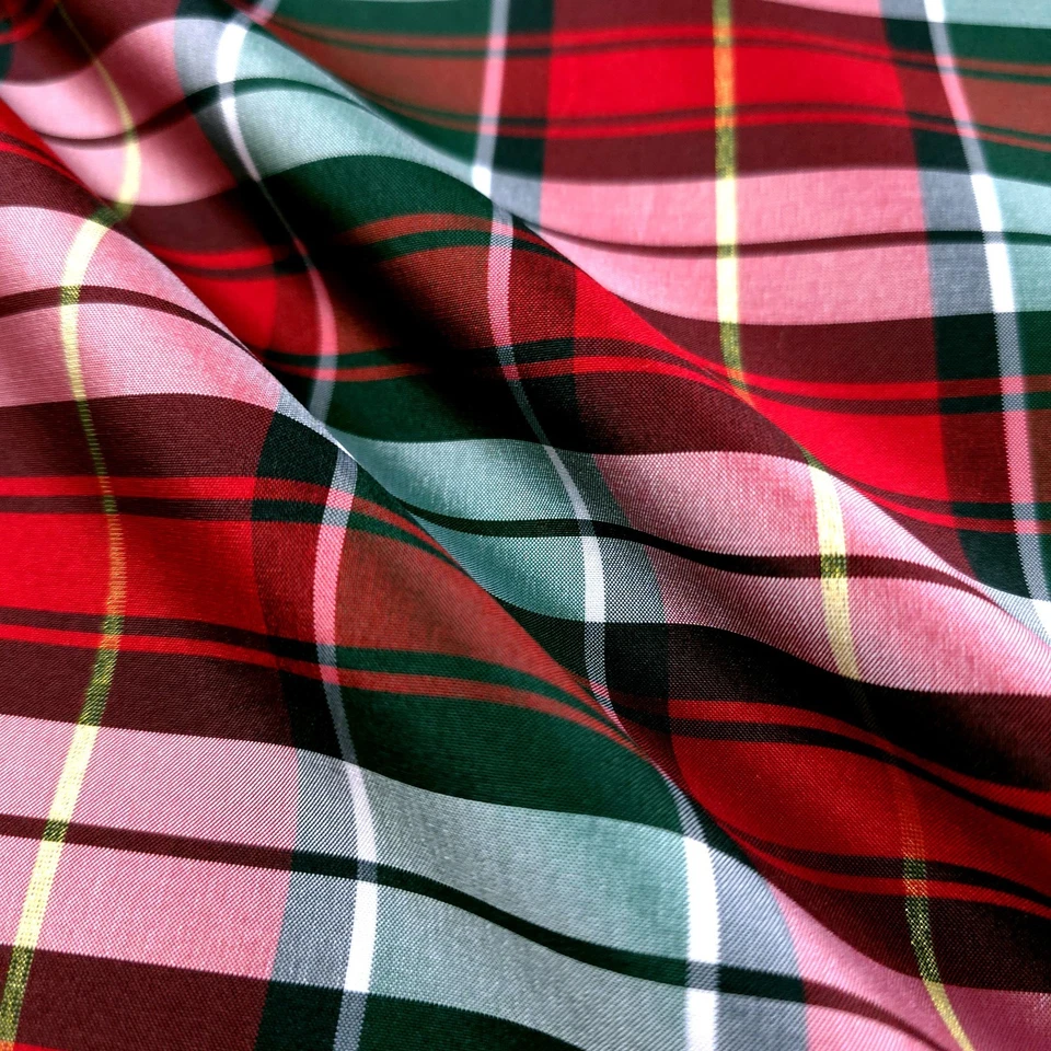 Vacaciones de Navidad Rojo Avaricia Blanco Tartán Cuadros Imitación Seda Tafetán 58" por Yarda Foto 2 de 4