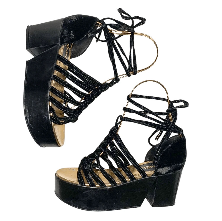 Chanel Spring 2011 Interlocking CC Logo Wood Plat… - image 2