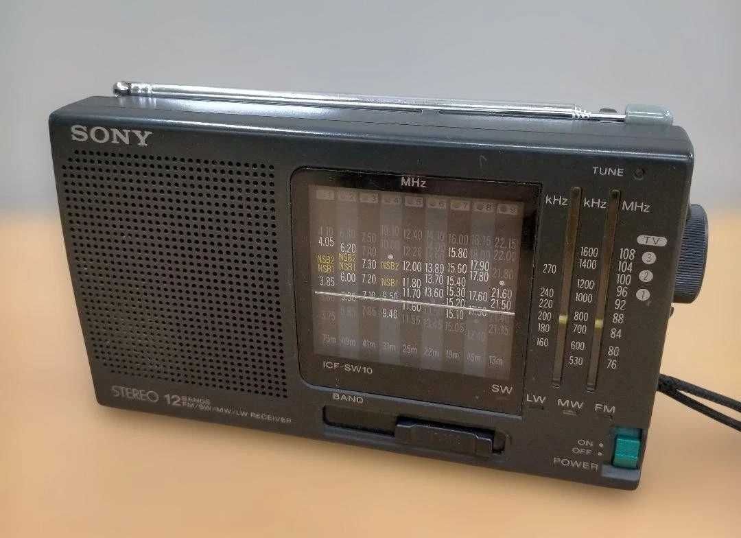 18K0018 1 SONY/ソニー FM/SW/MW 12バンドラジオ ICF-SW11 中古 Sony