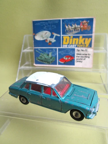 DINKY TOYS / MECCANO - VINTAGE DIECAST MODEL - NO.135 - TRIUMPH 2000 MK.1 SALOON