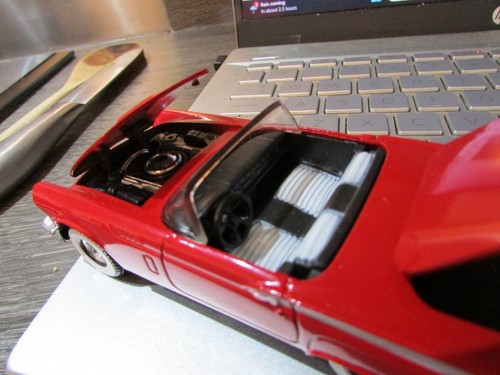 Corgi Classics 810:1957Ford Thunderbird Open Top In Red With White Stripe :Boxed - Picture 10 of 14