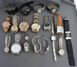 18 PIECE MIXED WRISTWATCH LOT NONWORKING FOR PARTS OR REPAIR