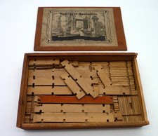 Th&uuml;ringer Baukasten Holzbaukasten alt/antik, von 1945- Kasten besch&auml;digt