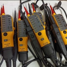 1PCS USED Fluke T110 Two-pole Voltage and Continuity Electrical Tester