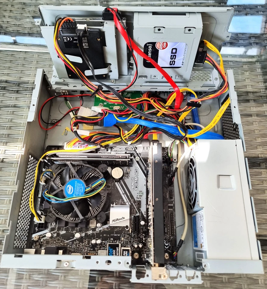Desktop PC mit i5, 16GB Arbeitsspeicher, DVD Brenner, Funk Maus, Kartenleser ! - Bild 3 von 4