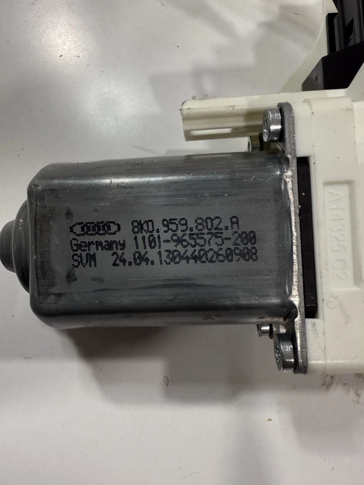 Motor ventana eléctrica delantera derecha Audi Q7 2007-2015 OEM 8K0959802A Foto 2 de 3