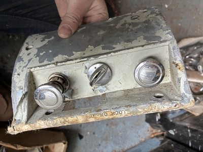 1950 s CHEVROLET dash GM OEM Accessory Ignition And Vent Knobs