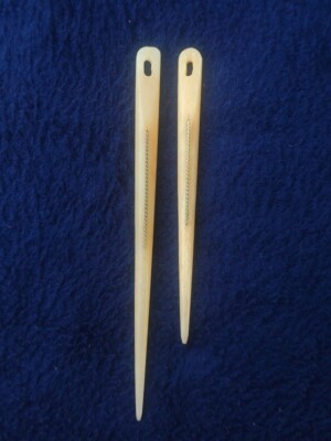 Bone Nålbinding Needle with Brass Rings Handcrafted Round Needle for Smooth Yarn