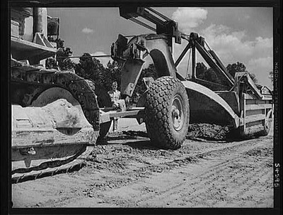 Photo:1920s Road Grader Construction Equipment Dirt Road Building Process