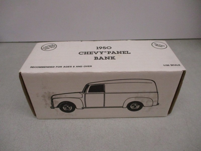 Ertl Dominos 1950 Panel Truck Bank 1/25