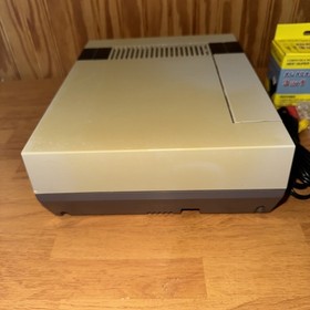Nintendo NES-001 1985 Console 2 Controllers Power,co-axles cords Tested Working 