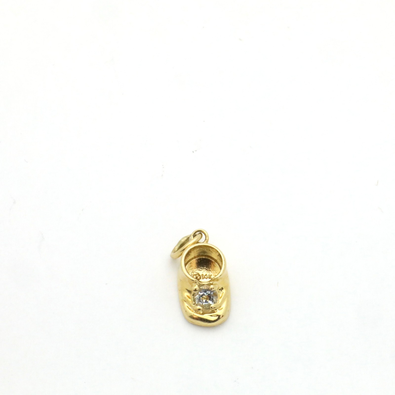Vintage 1990&rsquo;s 14K Yellow Gold Small Baby Shoe Charm-.6&rdquo; Hang Length