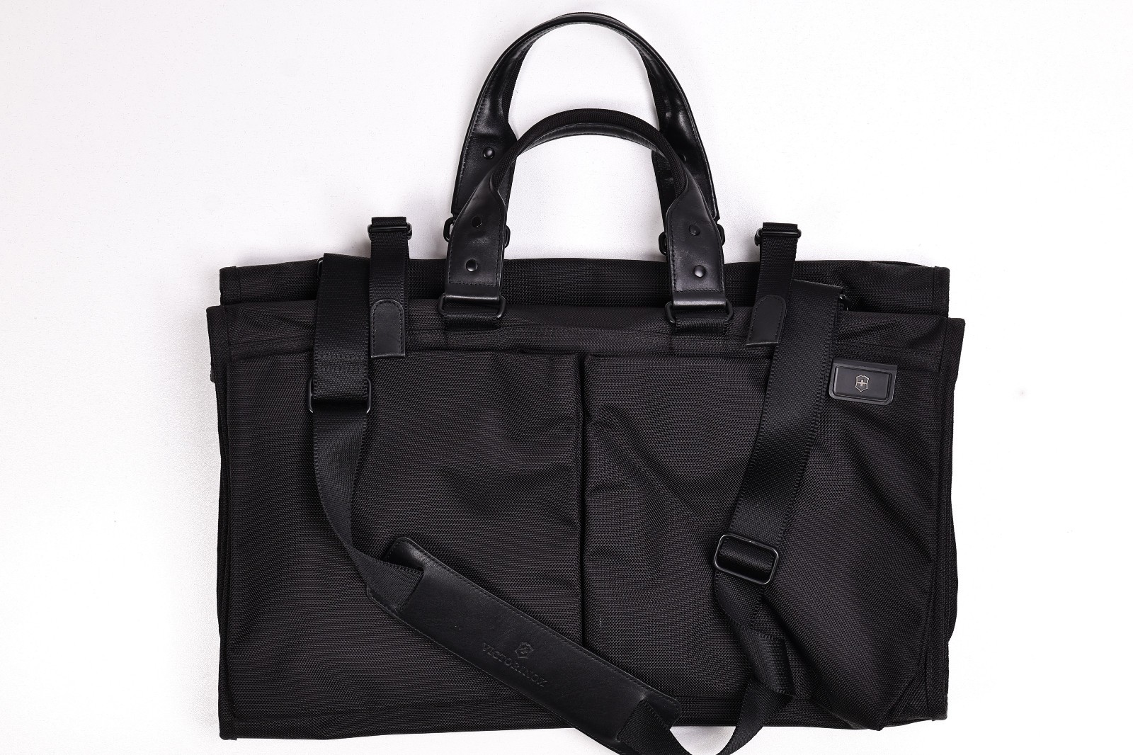 VICTORINOX LEXICON 2.0 WARDROBE TRI-FOLD GARMENT BALLISTIC N