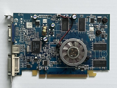 Grafikkarte ATI Radeon X700 SE 256MB DDR 64Bit PCIe DVI-I TV-Out VGA ungetestet