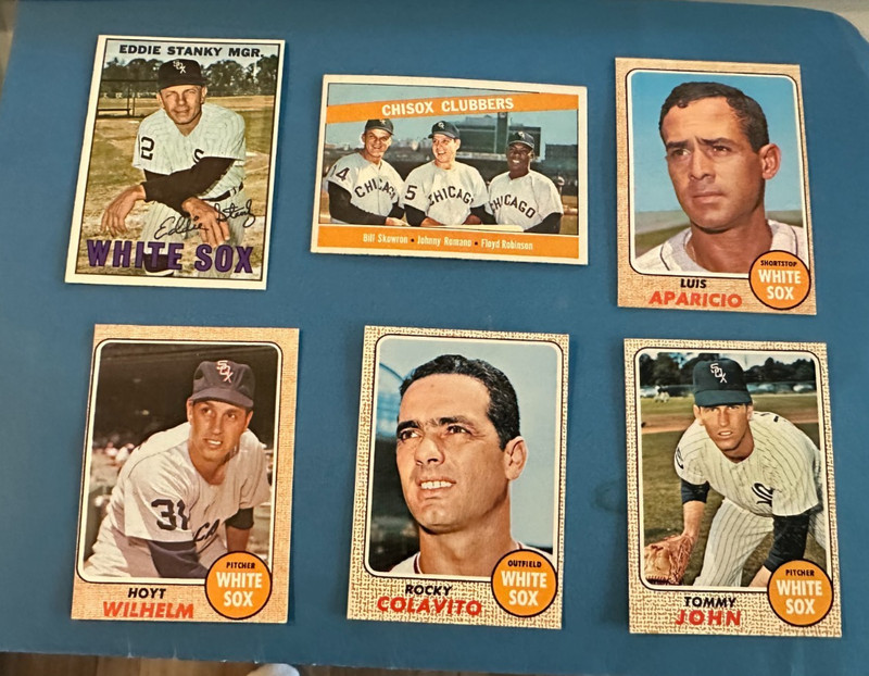 1966 - 1968  Topps 26 White Sox cards -w/Aparicio, Wilhelm,Colavito- NM & EX/MT!