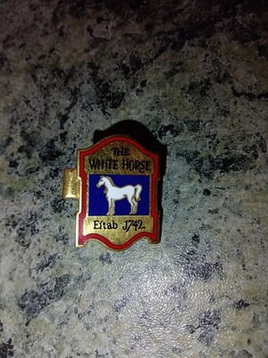 The White Horse Estab 1742 Whiskey Distillers 1960's Bartender's Gift Tie Clip