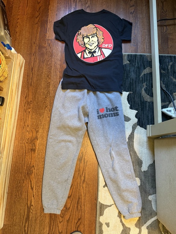 Danny Duncan Merch - I Love Hot Moms Sweatpants And KFC TShirt  Sz S Black Grey