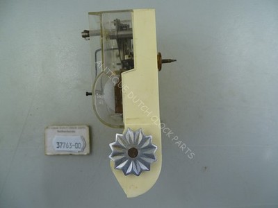 BATTERY OPERATED CLOCKWORK SCHATZ ELEXACTA | eBay