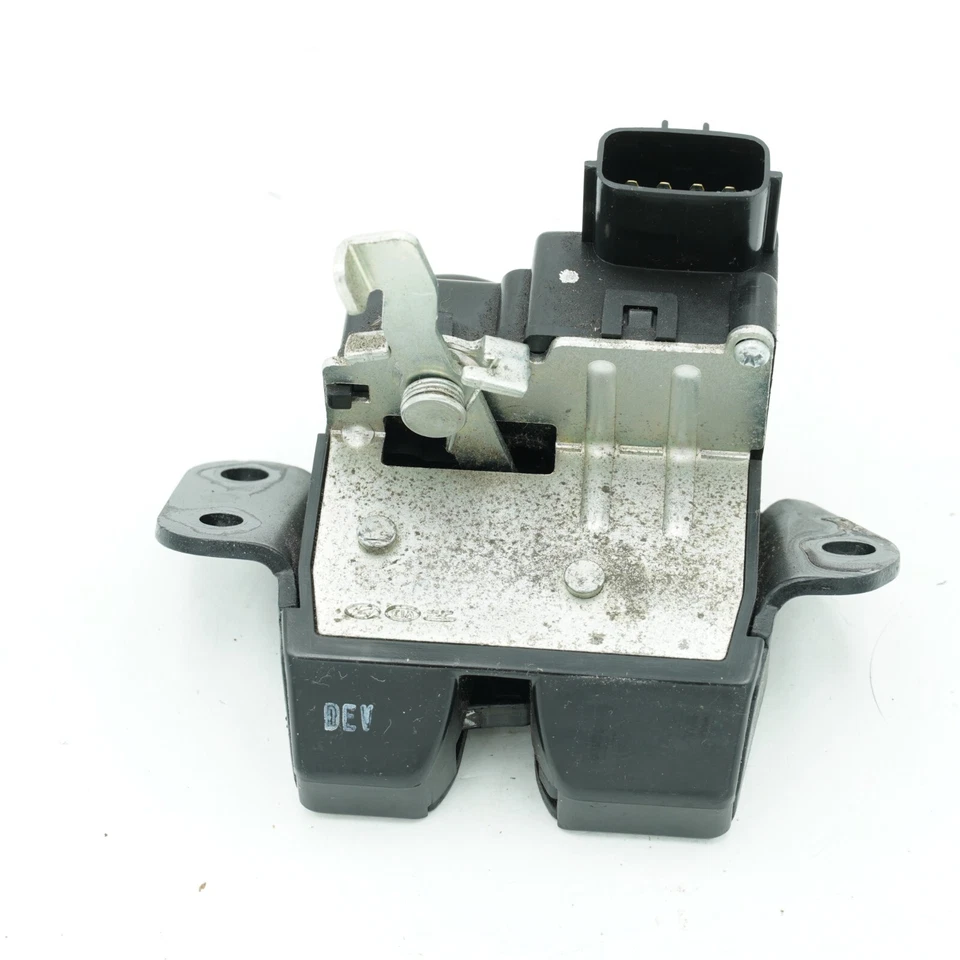 Actuador de bloqueo de tapa de puerta trasera con cierre de maletero Kia Rondo OEM 812301D000 4116 Foto 2 de 3