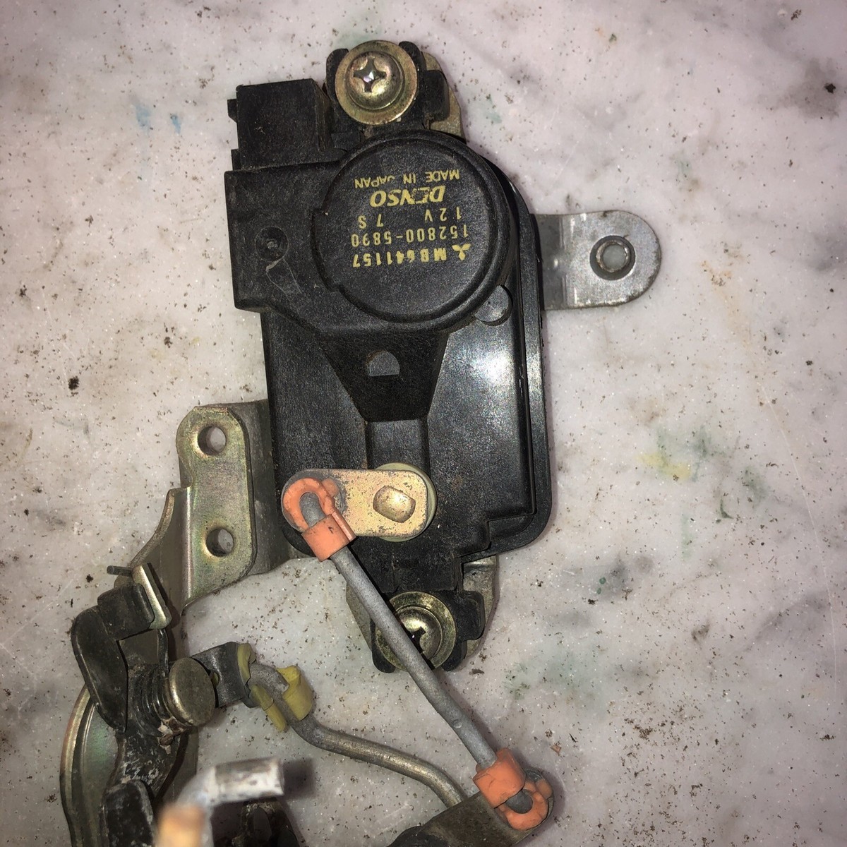 1990-1994 Mitsubishi 3000GT electric door actuator latch assembly