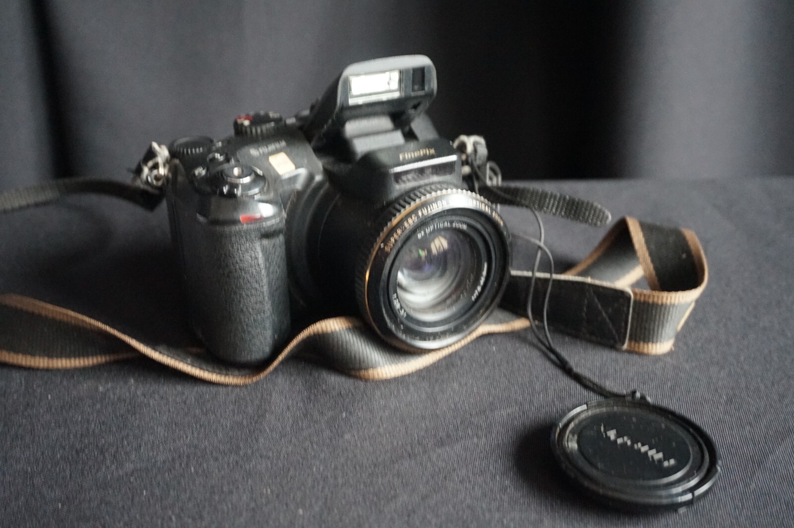 Fujifilm FinePix S Series S7000 6.3MP Digital Camera - Black spares/repair