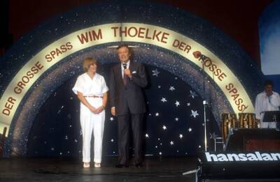 Wim Thoelke, assistant Beate Hopf, ZDF show The Grand Prix, - 1985 Old Photo