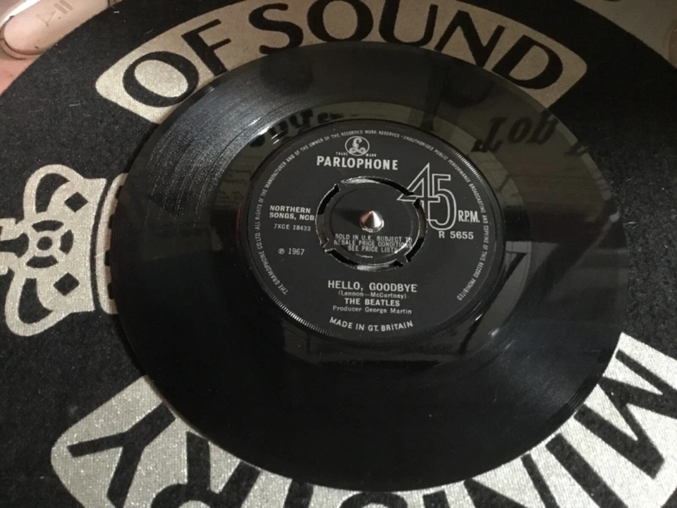 The Beatles Vinyl 45 Hello Goodbye - I Am The Walrus Uk Decca Contract Pressing - Image 4 of 4