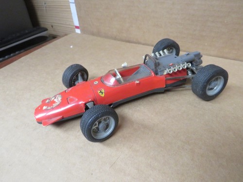 A Schuco Ferrari Formel II clockwork model F1 car, 1073, key