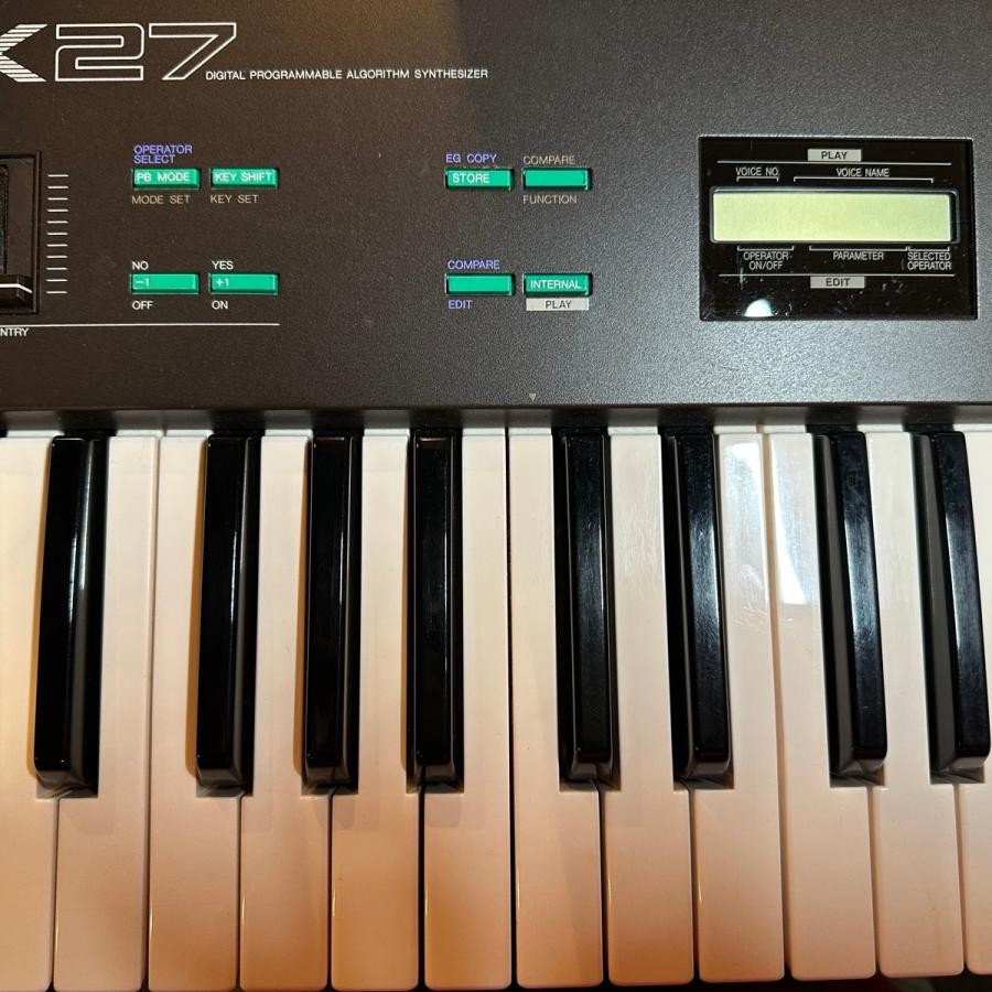 Yamaha DX27 Synthesizer 192 Presets Power Adapter Included Cleaned